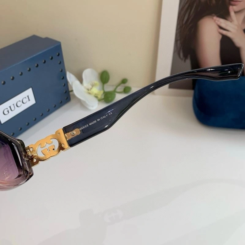 Vibrant Gucci Sunglasses 279490