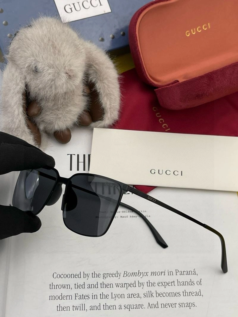FashionForward Gucci Sunglasses 279465