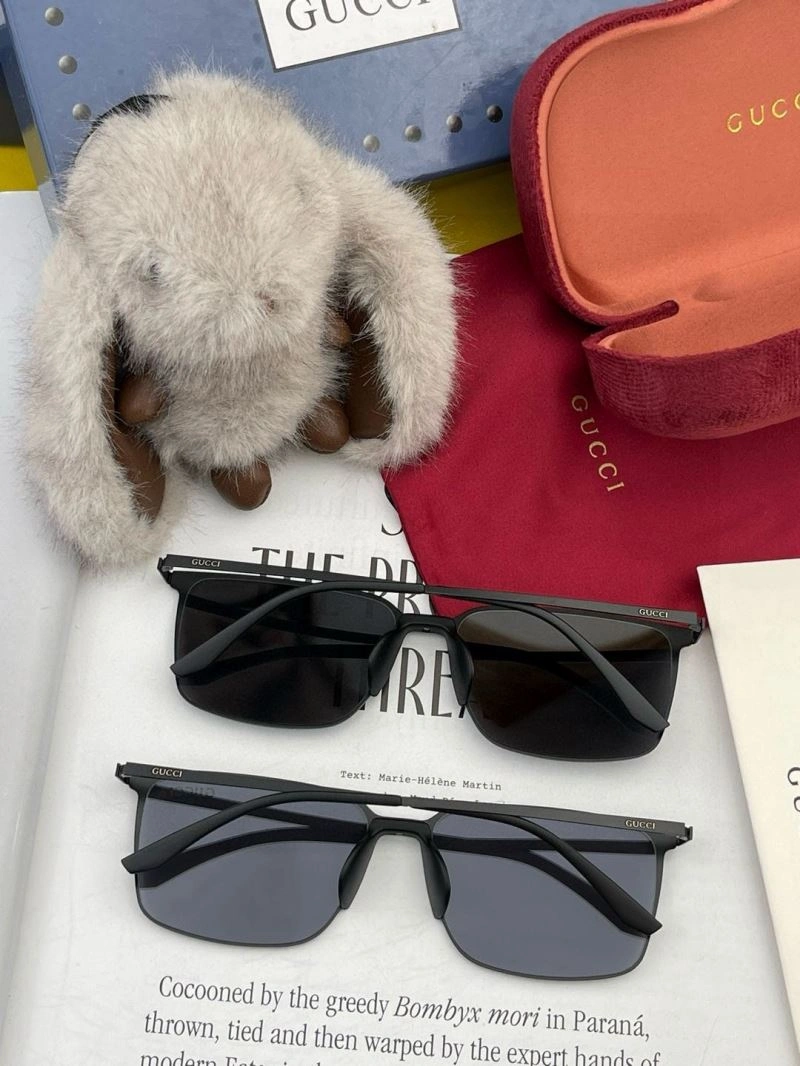 FashionForward Gucci Sunglasses 279465