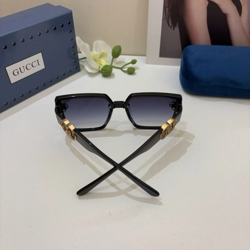 Gucci Sunglasses Snug 279464