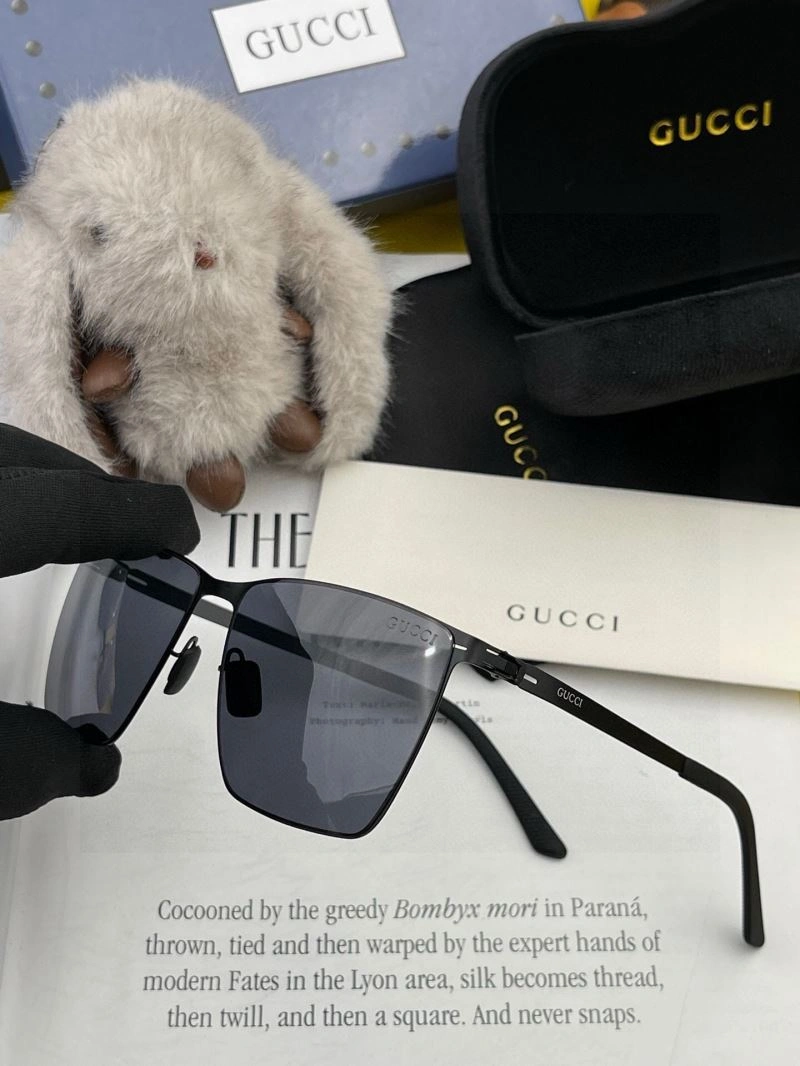 Gucci Sunglasses WaterResistant 279471