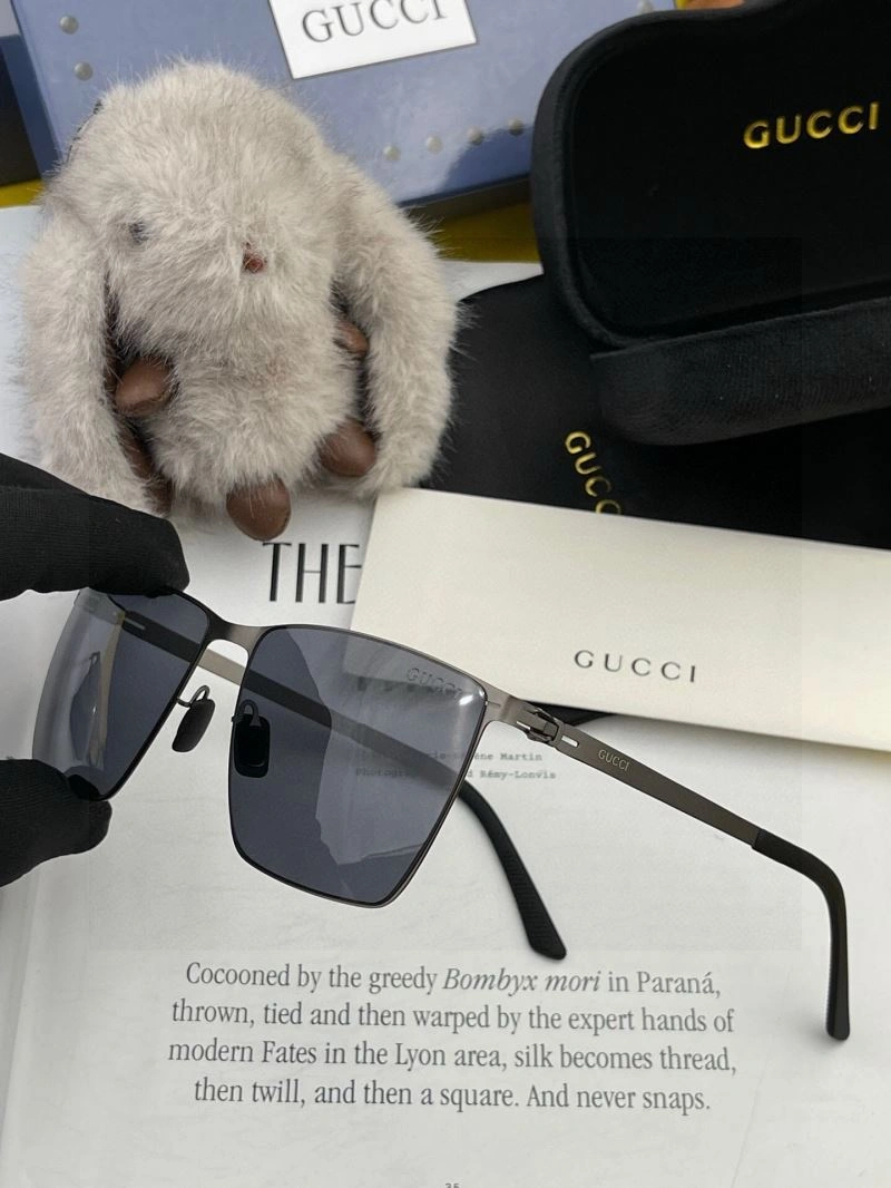 Gucci Sunglasses WaterResistant 279471