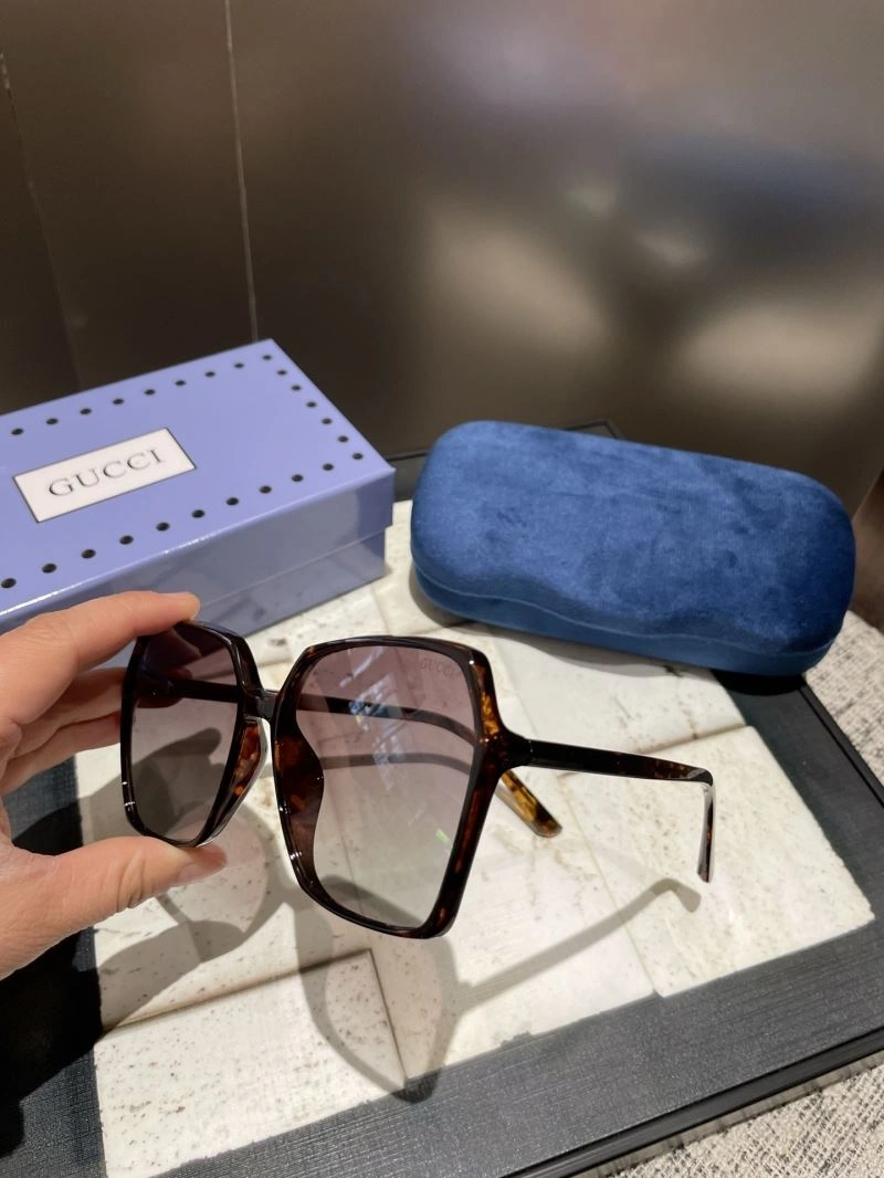 FashionForward Gucci Sunglasses 279451