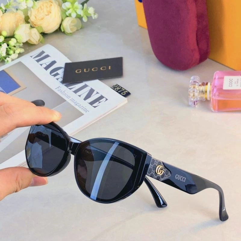 Gucci Sunglasses UrbanChic 279443
