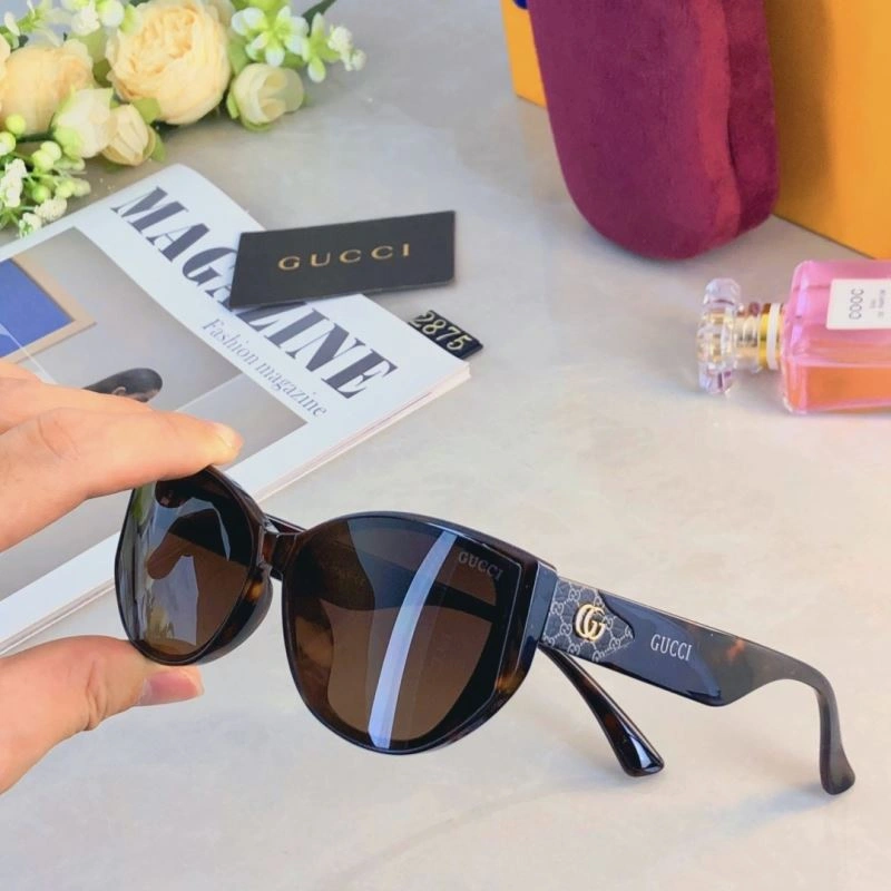 Gucci Sunglasses UrbanChic 279443