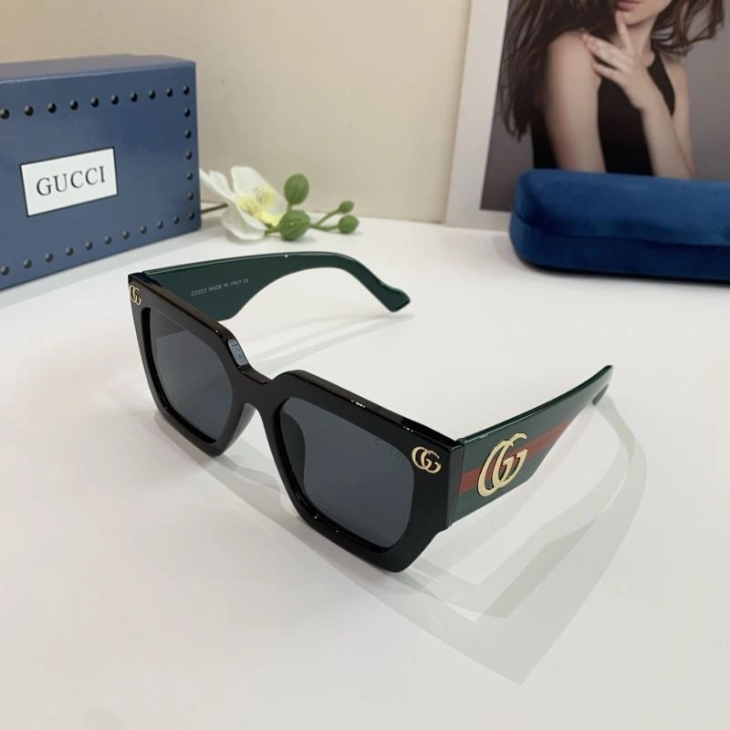 Sporty Gucci Sunglasses 279414