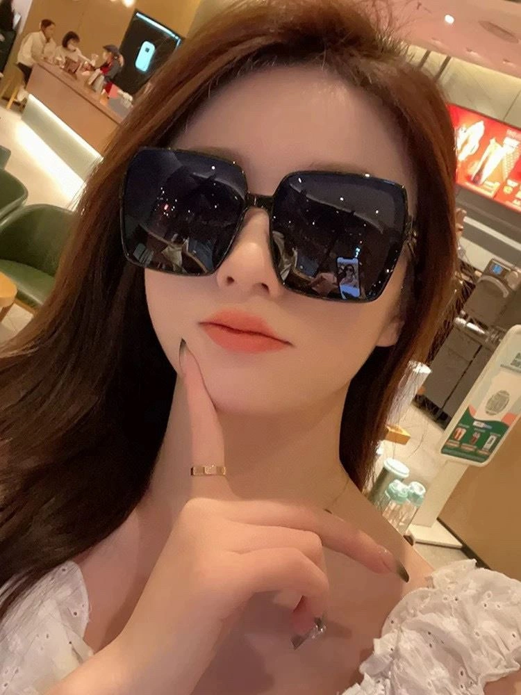 Vibrant Gucci Sunglasses 279985