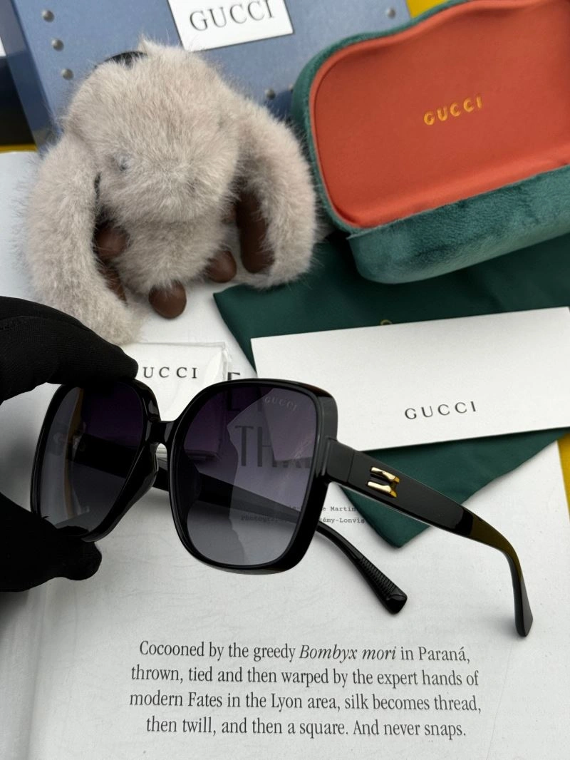 Vibrant Gucci Sunglasses 279985
