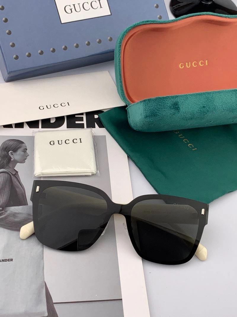 Gucci Sunglasses Bold 279977