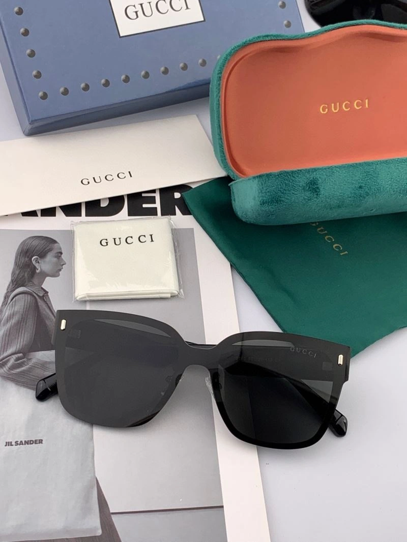 Gucci Sunglasses Bold 279977