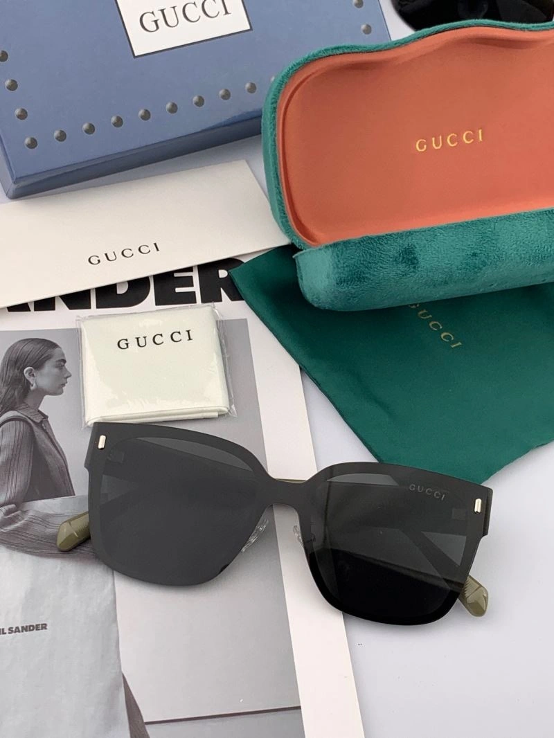 Gucci Sunglasses Bold 279977