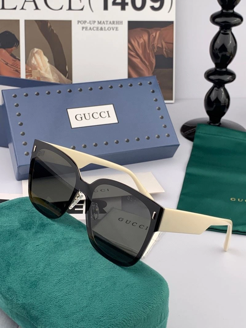 Gucci Sunglasses Bold 279977