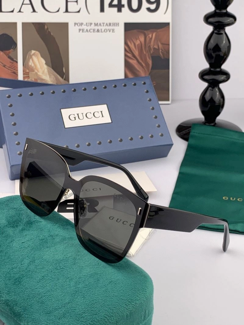 Gucci Sunglasses Bold 279977