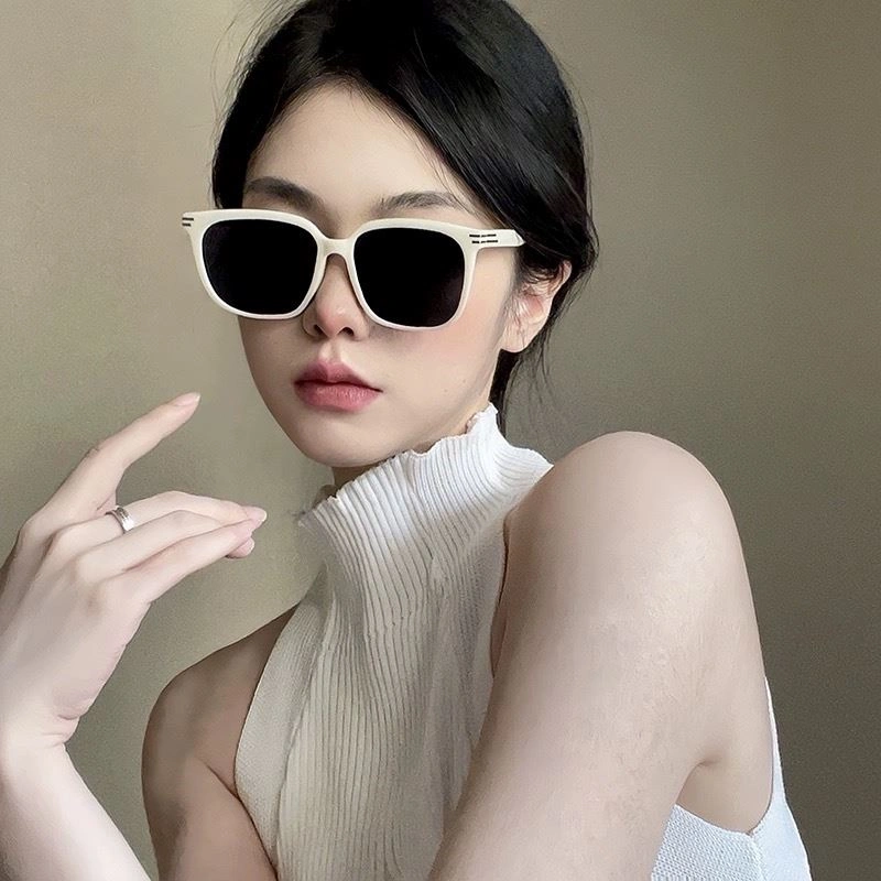 WellDesigned Gucci Sunglasses 279967