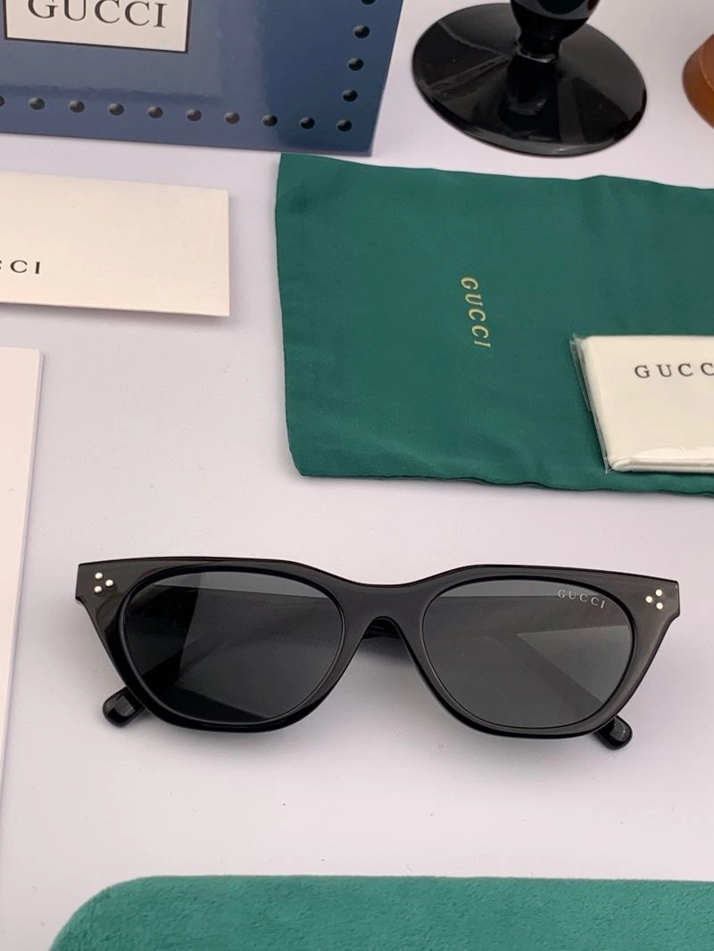 Trendsetting Gucci Sunglasses 279971
