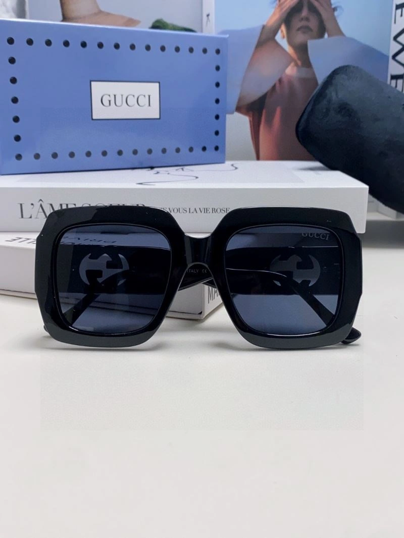 Packable Gucci Sunglasses 279954