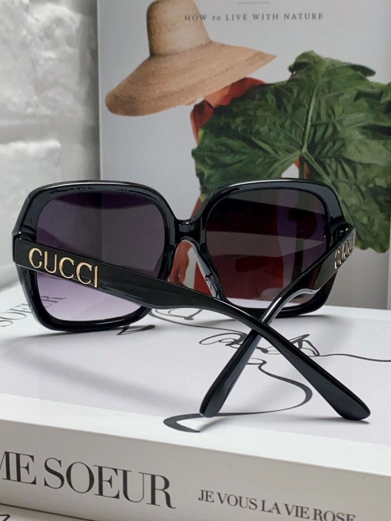 Gucci Sunglasses UrbanStyle 279932