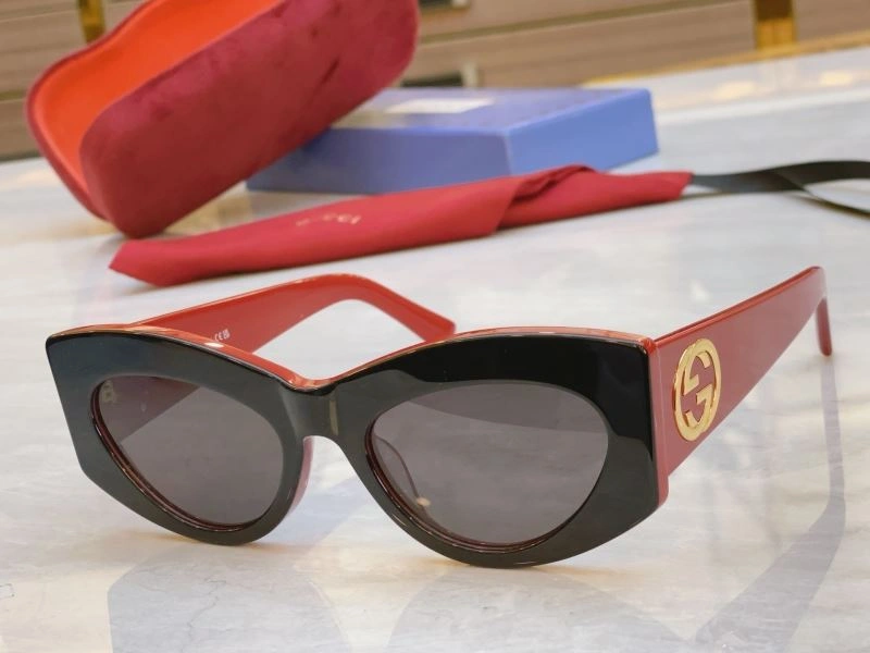 Gucci Sunglasses FashionForward 279942