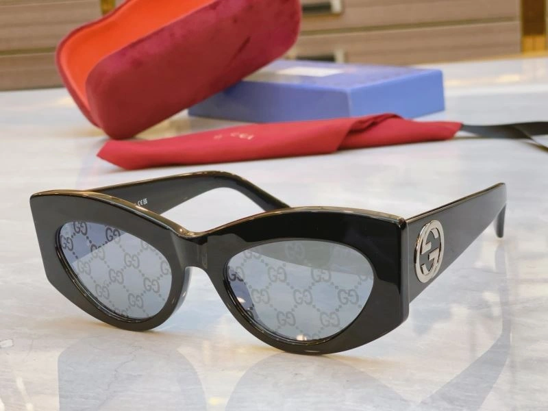 Gucci Sunglasses FashionForward 279942