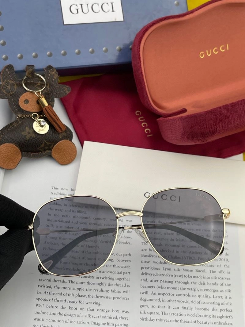 Fashionable Gucci Sunglasses 279929