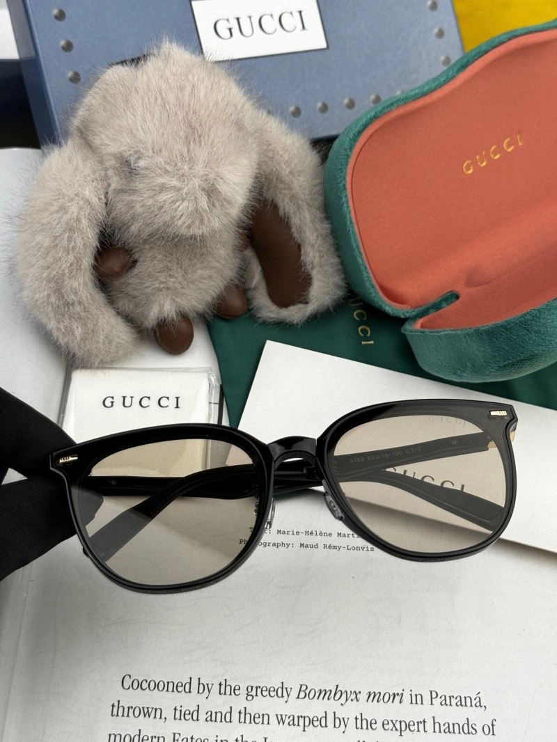 Gucci Sunglasses SportInspired 279928