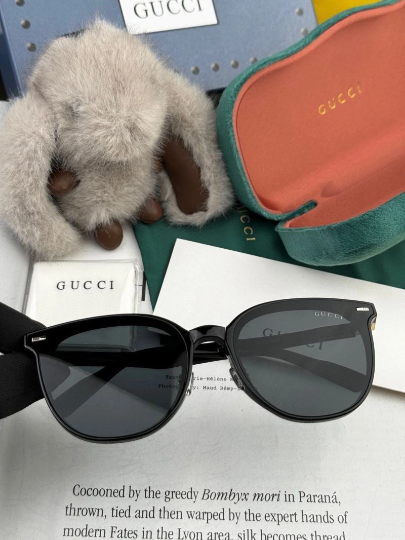 Gucci Sunglasses SportInspired 279928