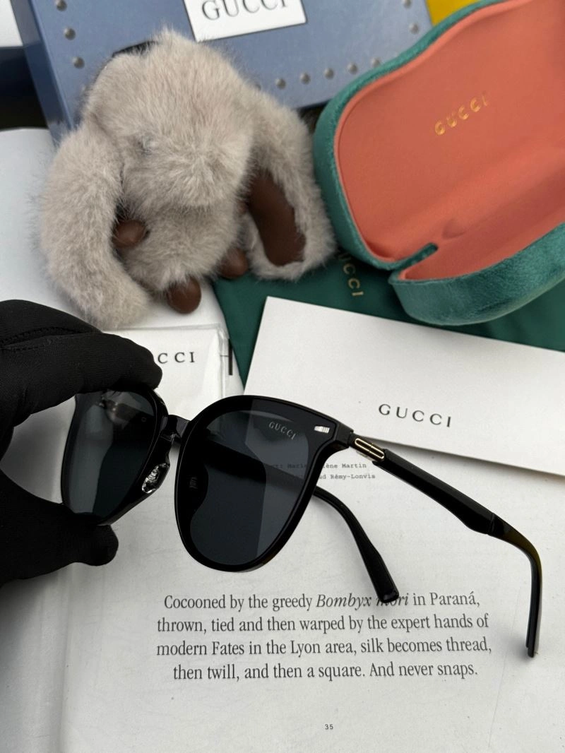 Gucci Sunglasses SportInspired 279928