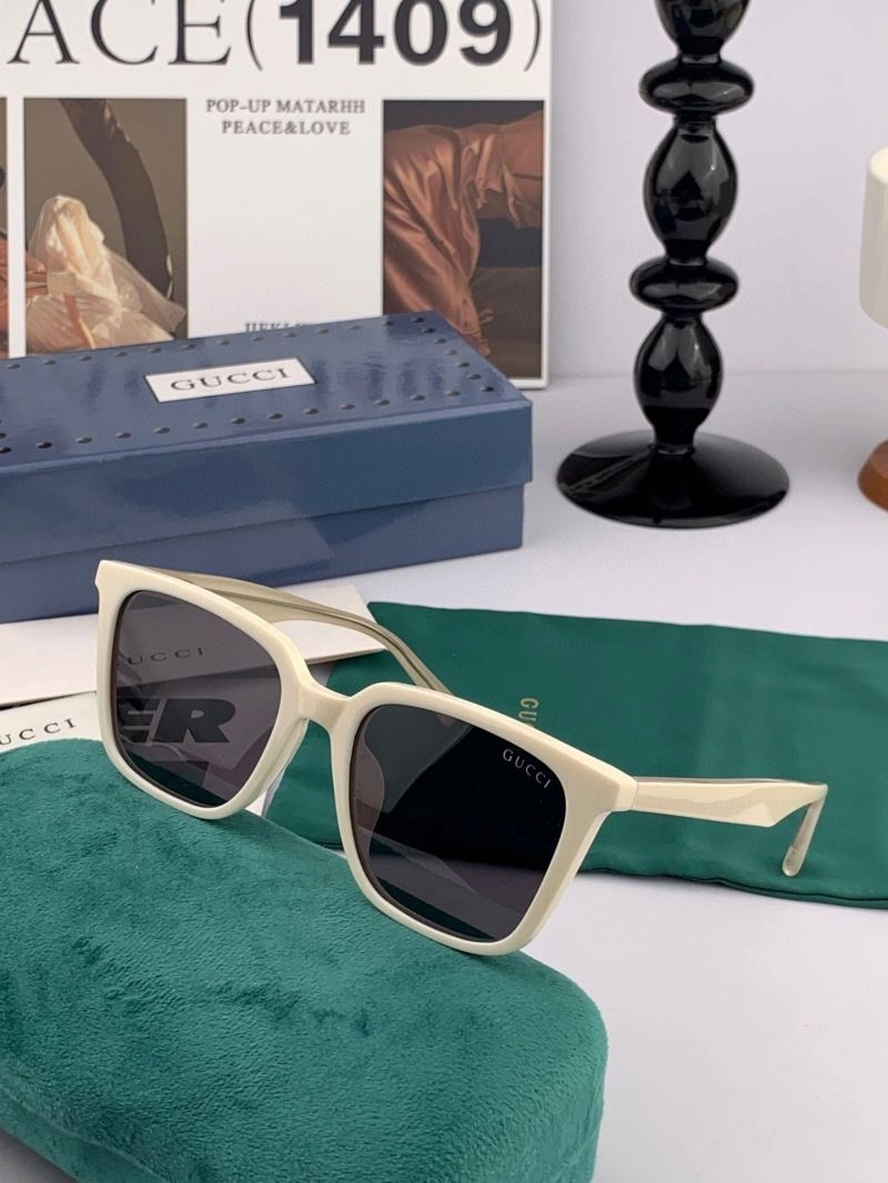 Gucci Sunglasses FashionForward 279924