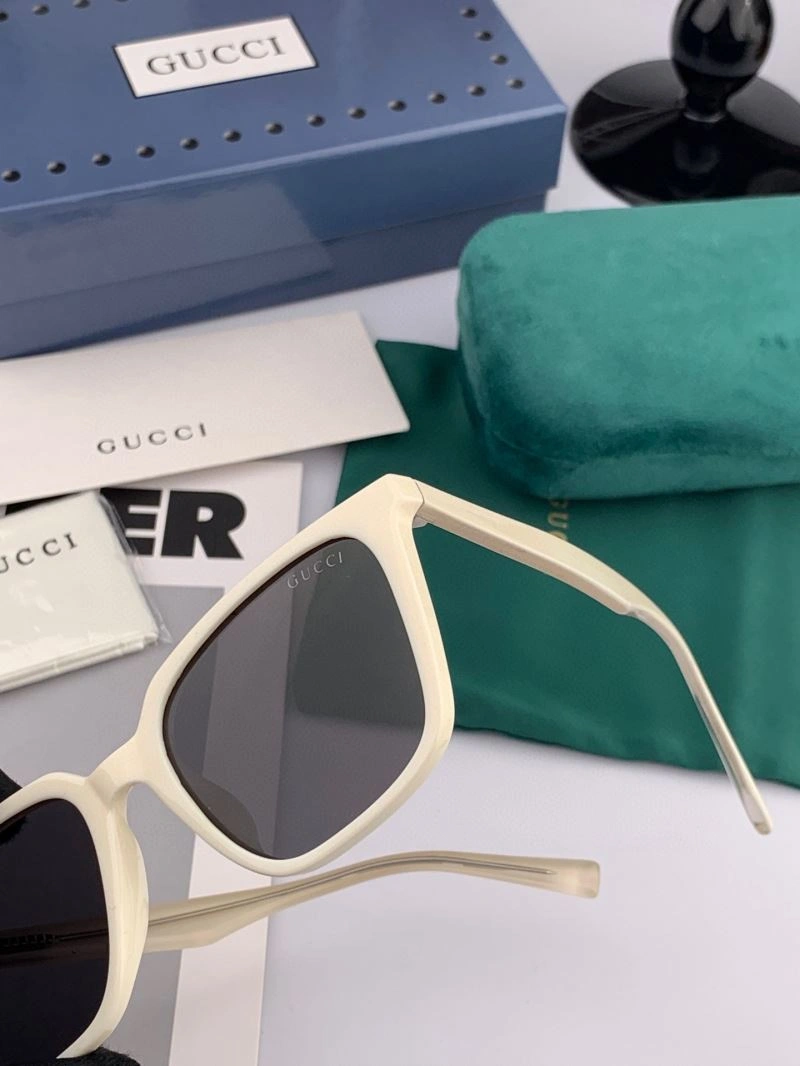 Gucci Sunglasses FashionForward 279924