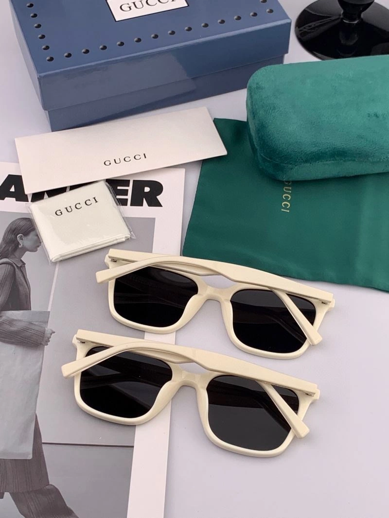 Gucci Sunglasses FashionForward 279924