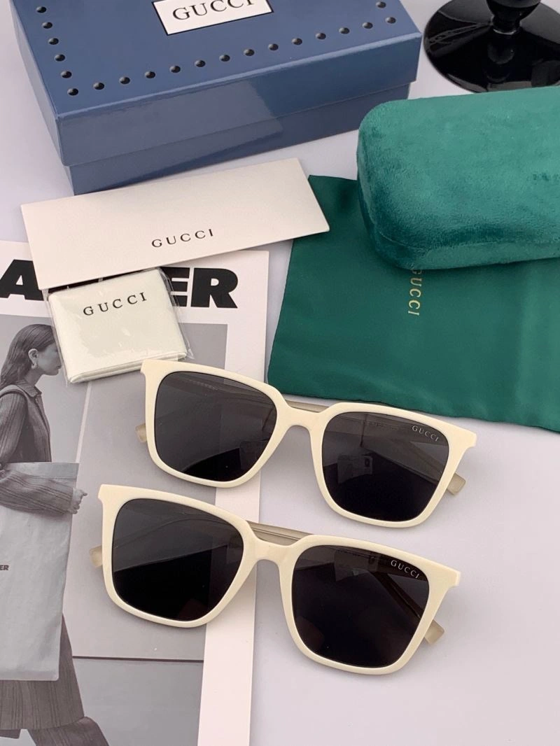 Gucci Sunglasses FashionForward 279924