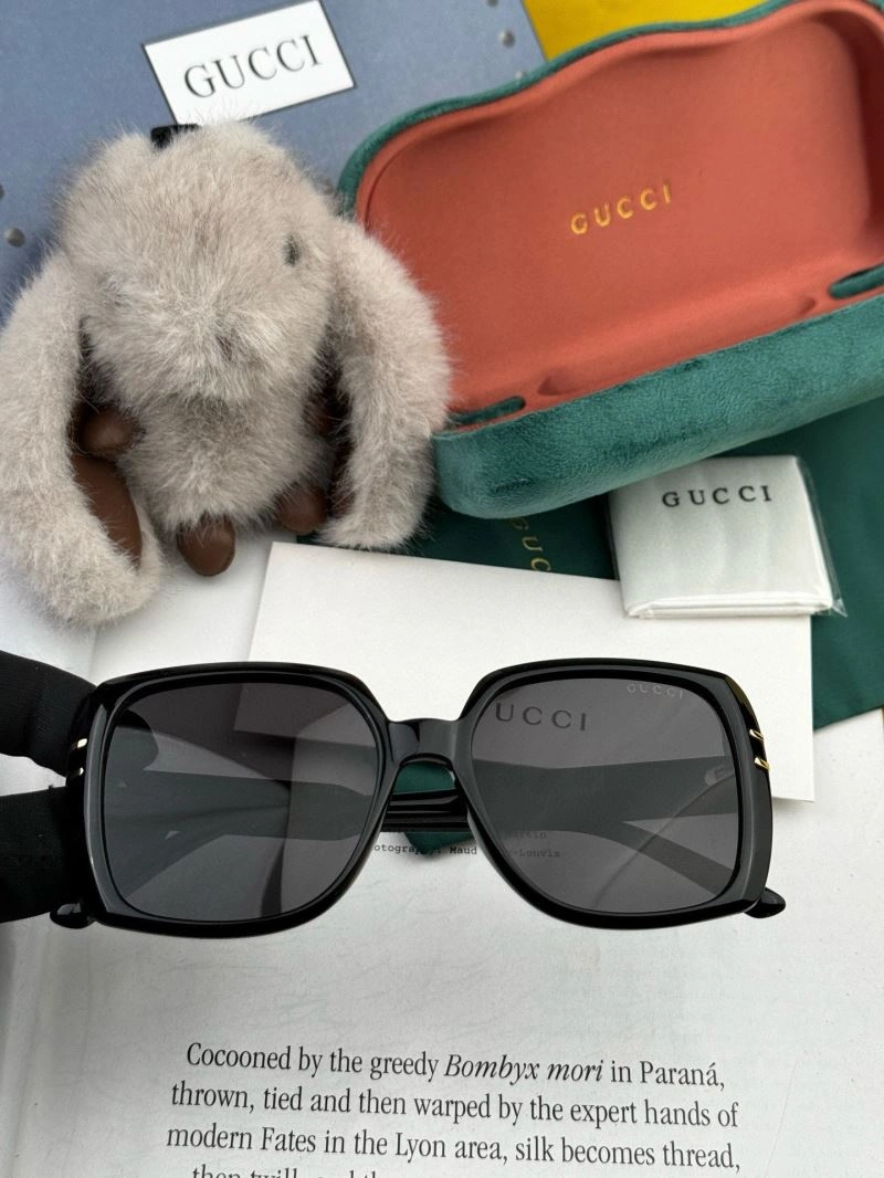 Gucci Sunglasses Lightweight 279943