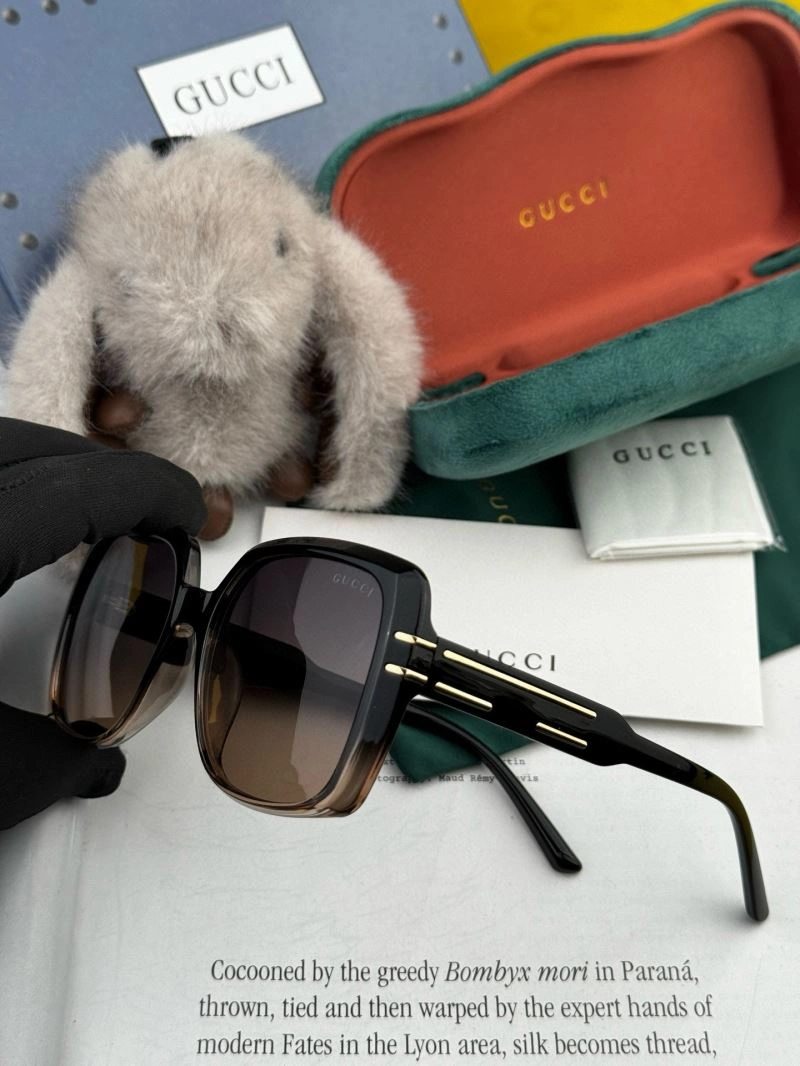 Gucci Sunglasses Lightweight 279943