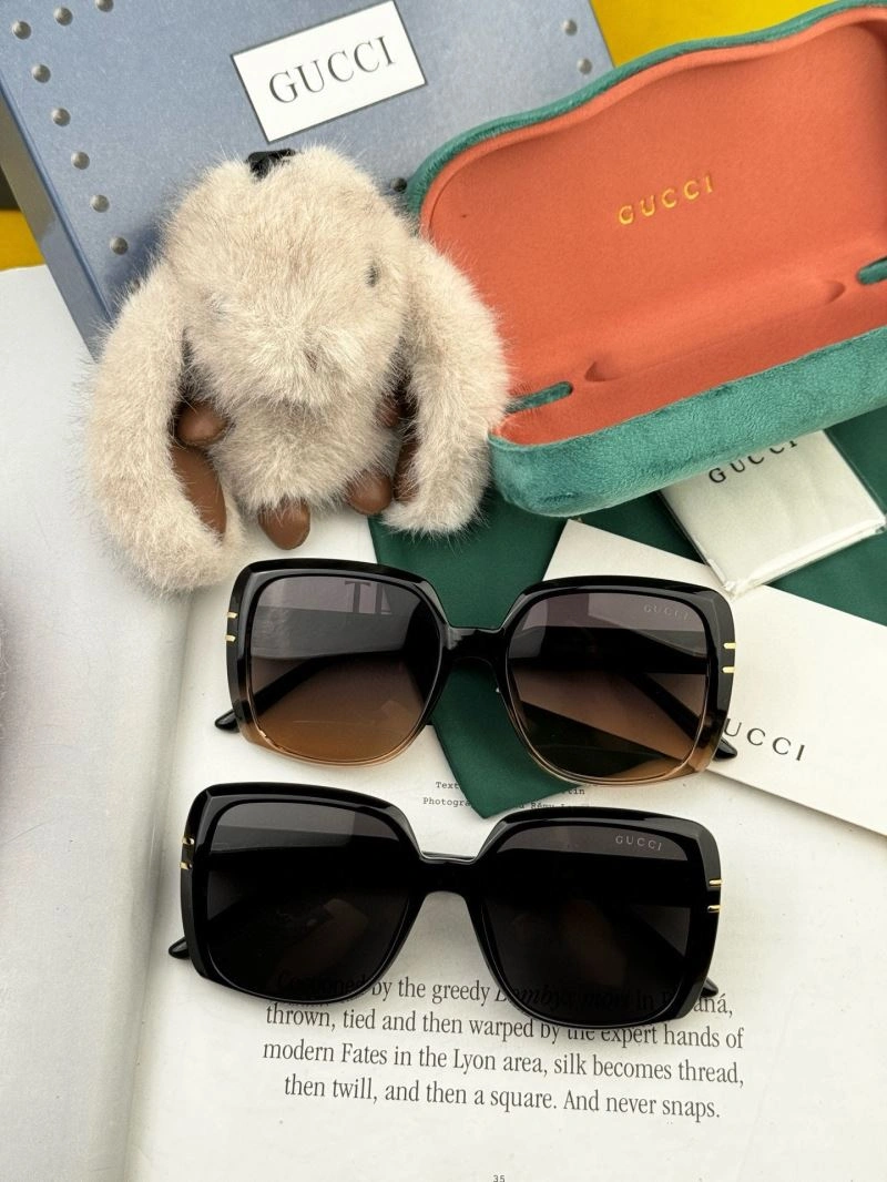 Gucci Sunglasses Lightweight 279943