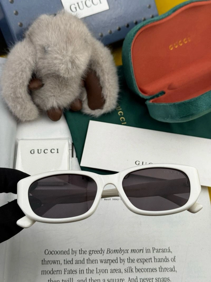 Gucci Sunglasses Classic 279918