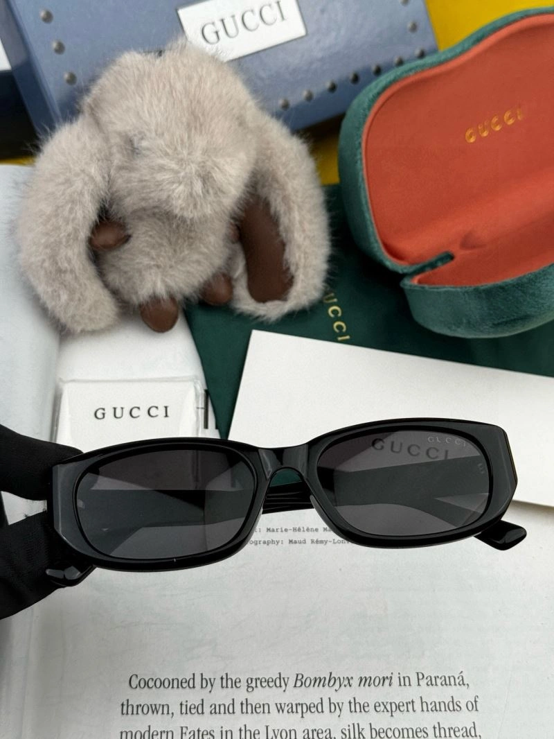 Gucci Sunglasses Classic 279918