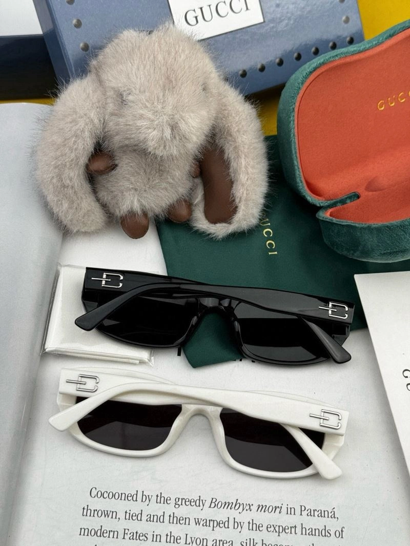 Gucci Sunglasses Classic 279918