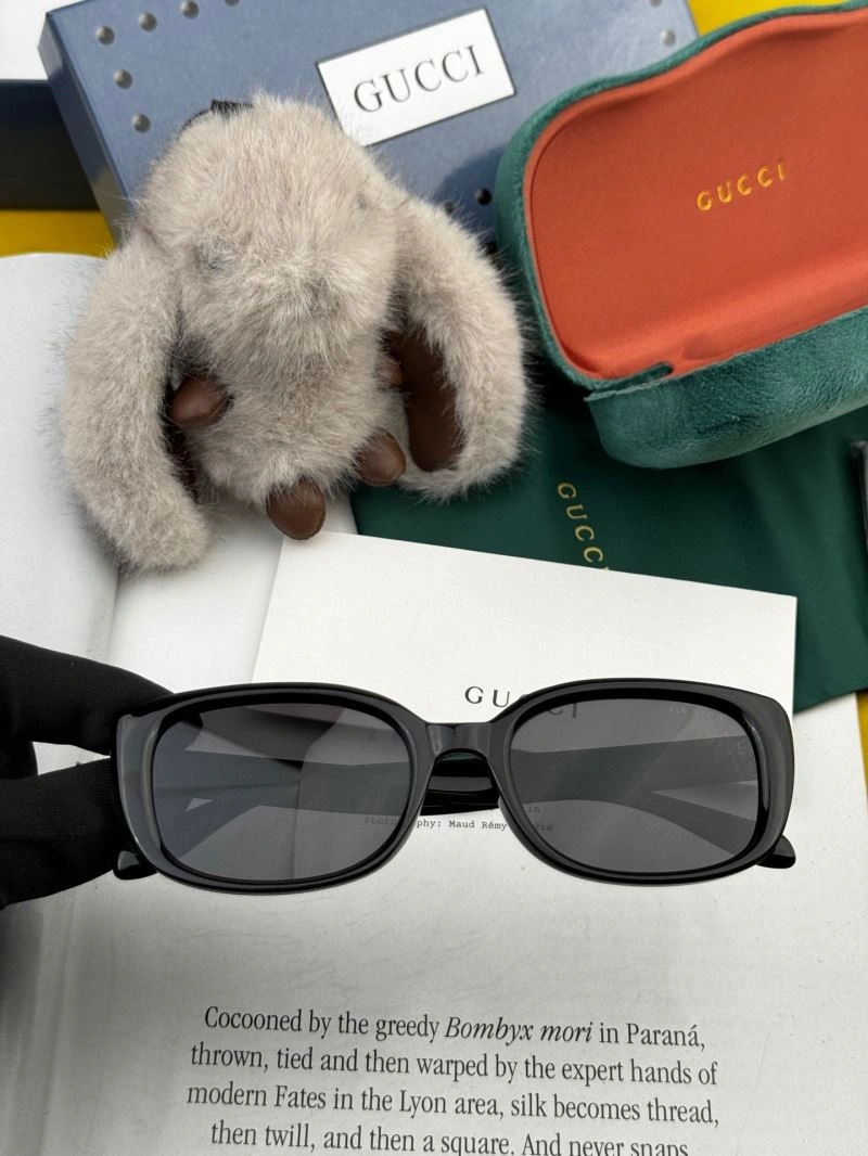 Unisex Gucci Sunglasses 279915