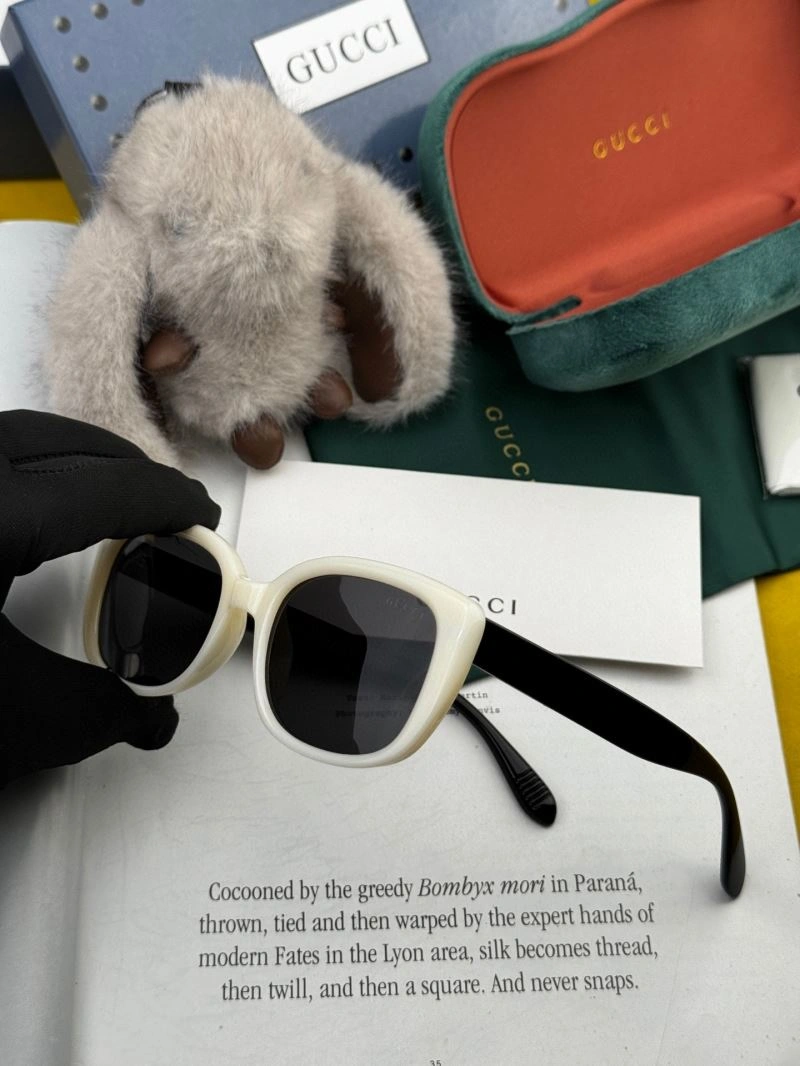 Unisex Gucci Sunglasses 279915