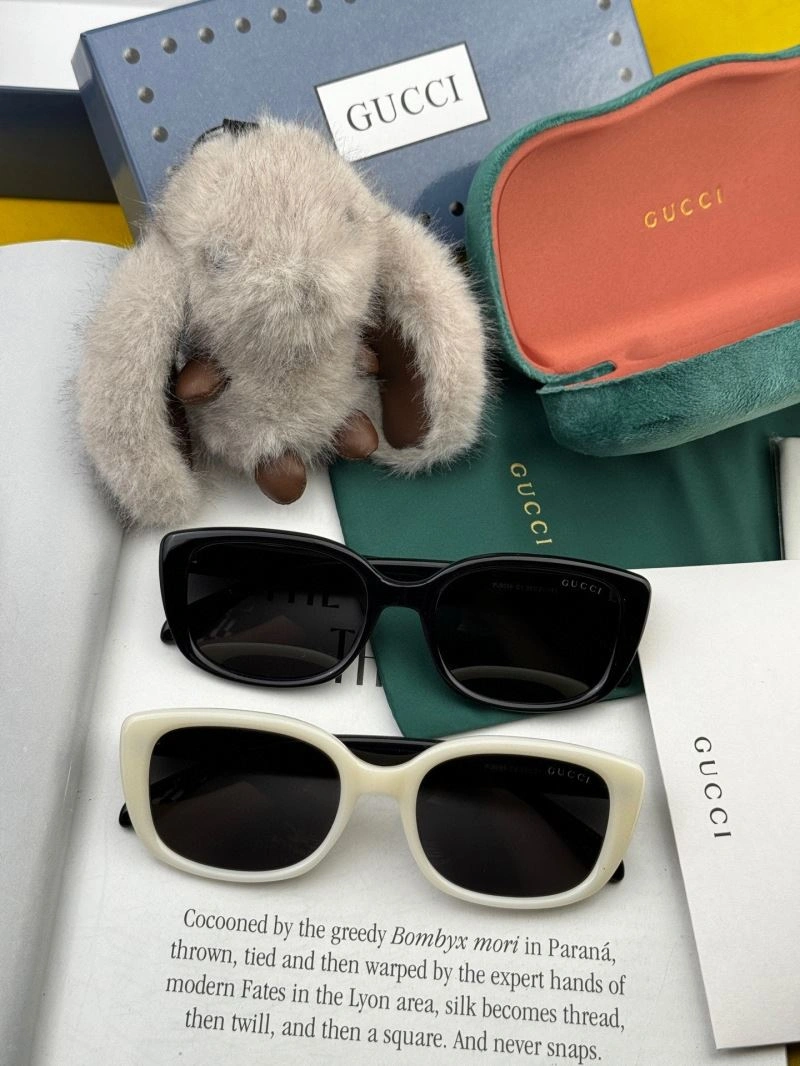 Unisex Gucci Sunglasses 279915