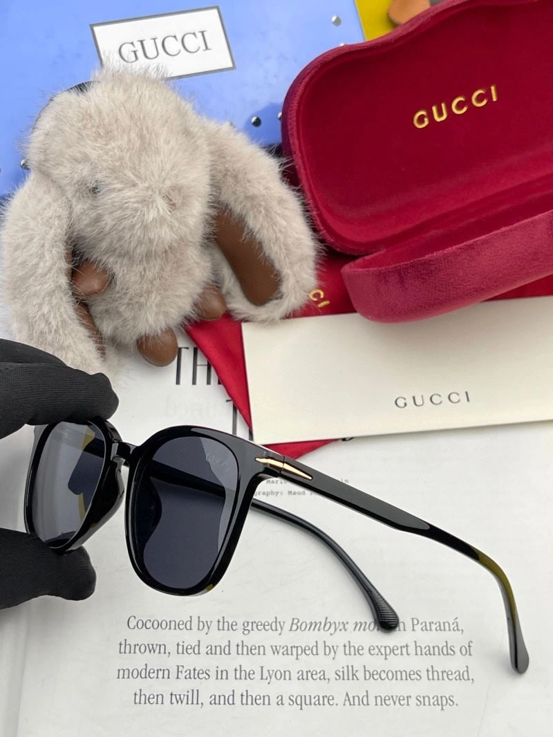 Elegant Gucci Sunglasses 279912