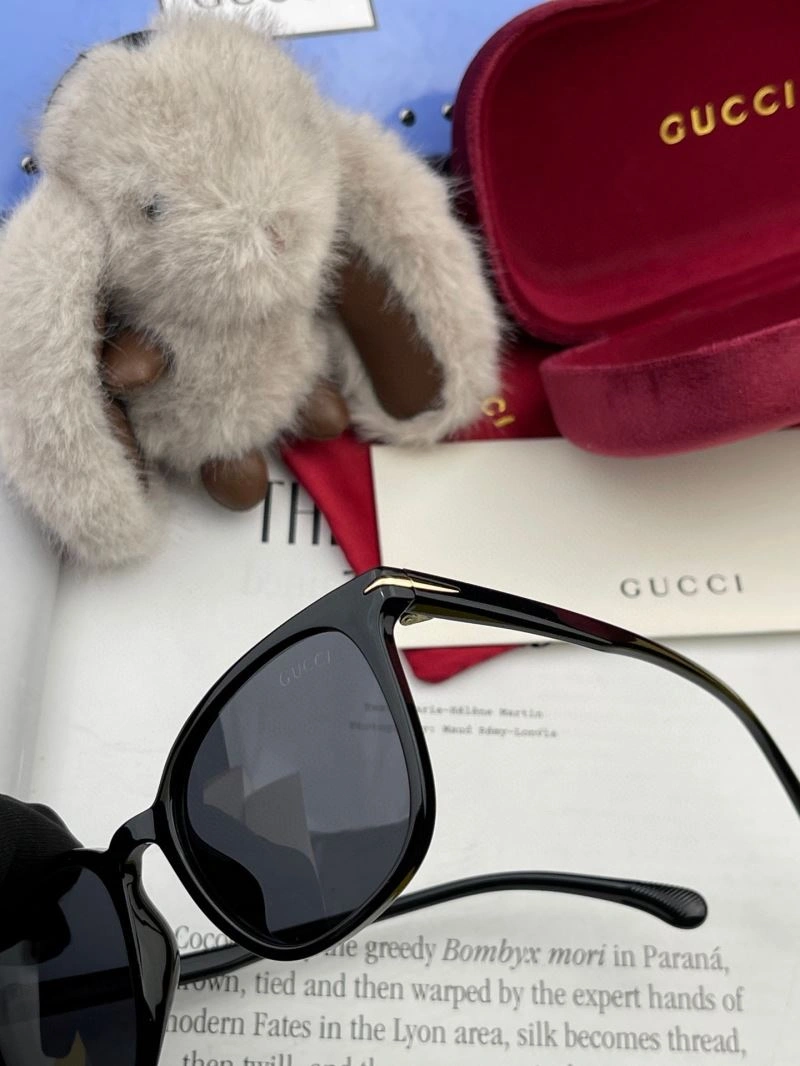 Elegant Gucci Sunglasses 279912