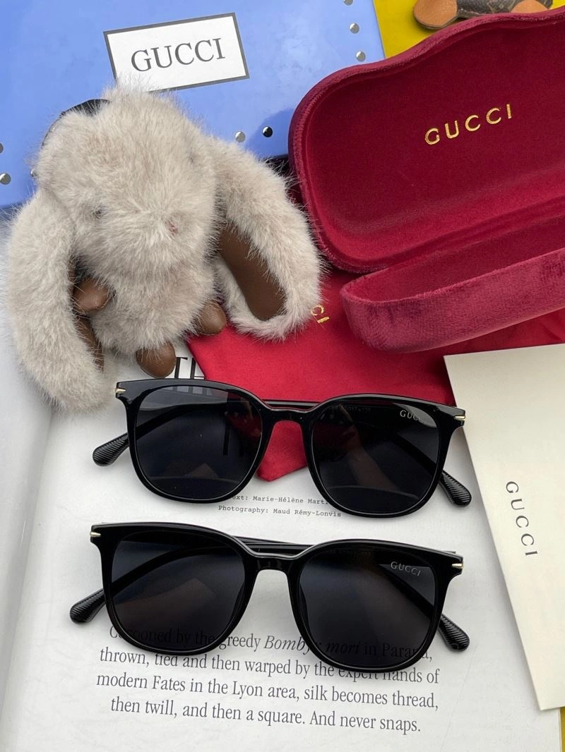 Elegant Gucci Sunglasses 279912