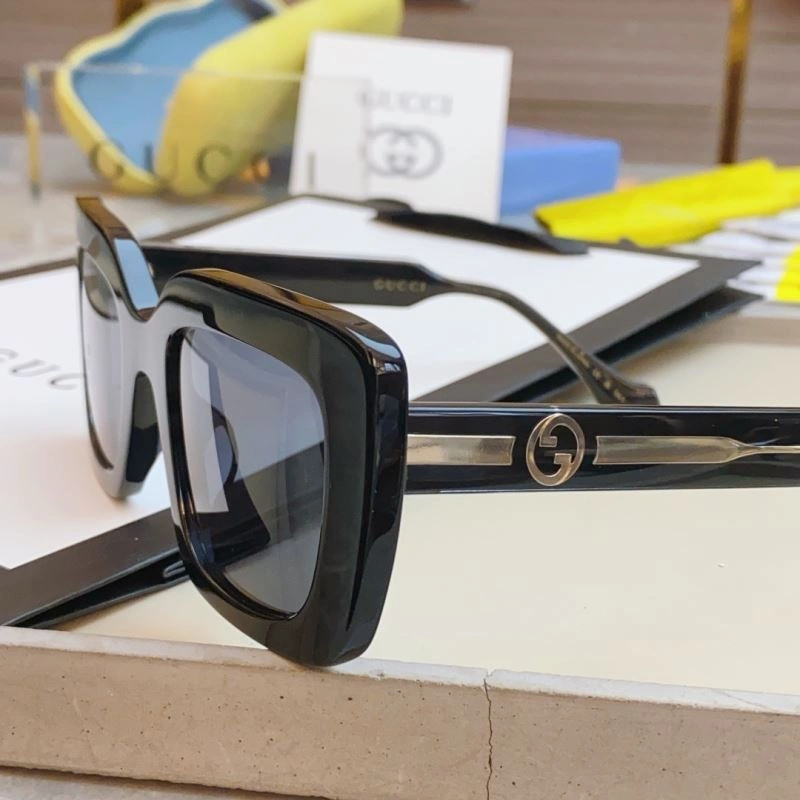 Gucci Sunglasses UrbanChic 279892
