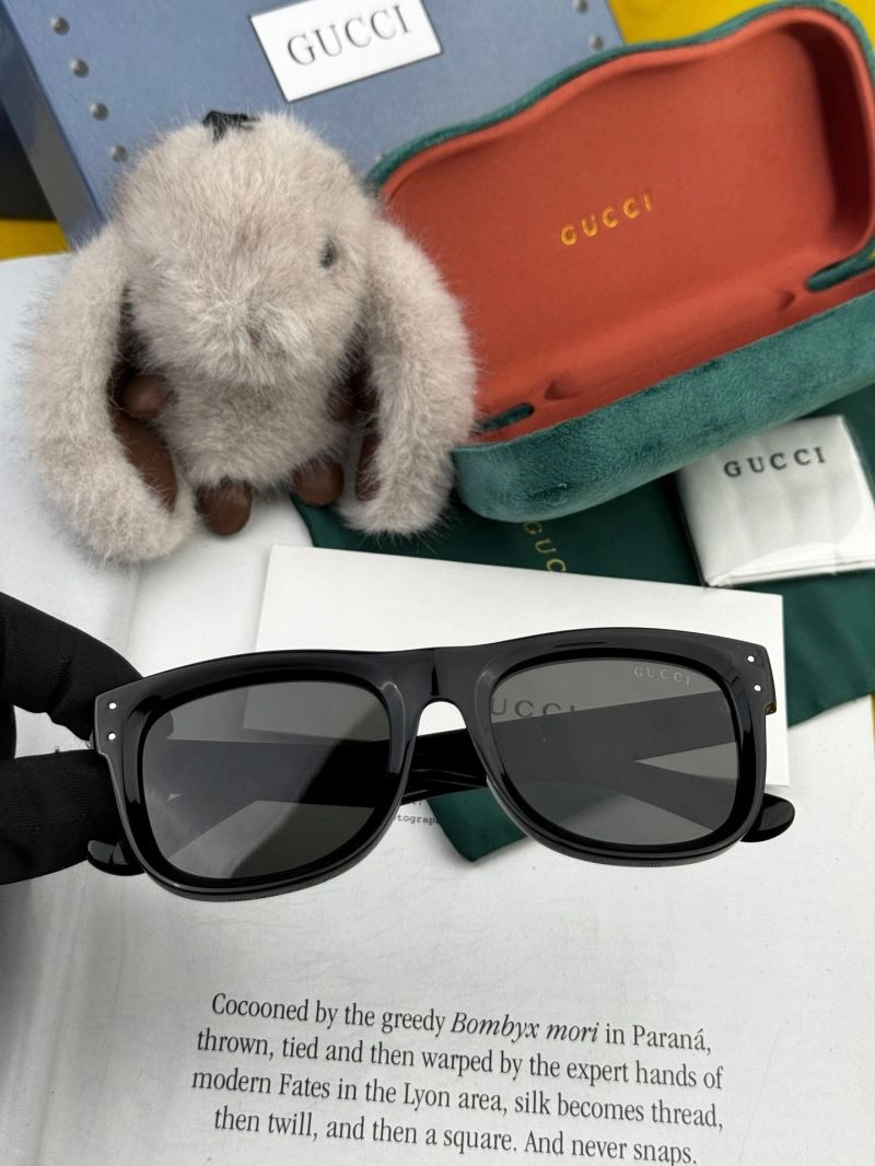 Gucci Sunglasses Snug 279898