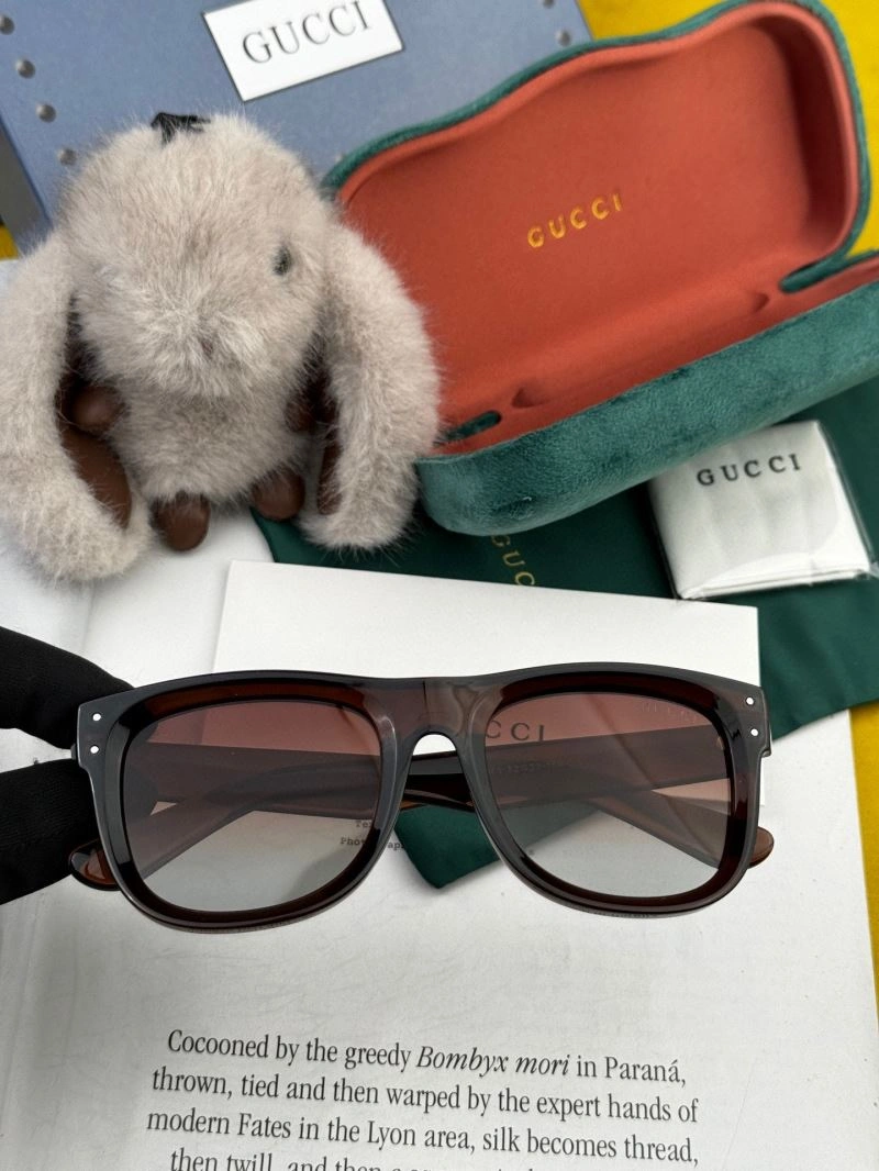 Gucci Sunglasses Snug 279898