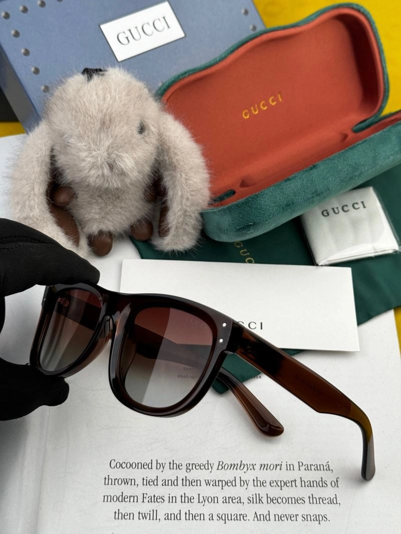 Gucci Sunglasses Snug 279898