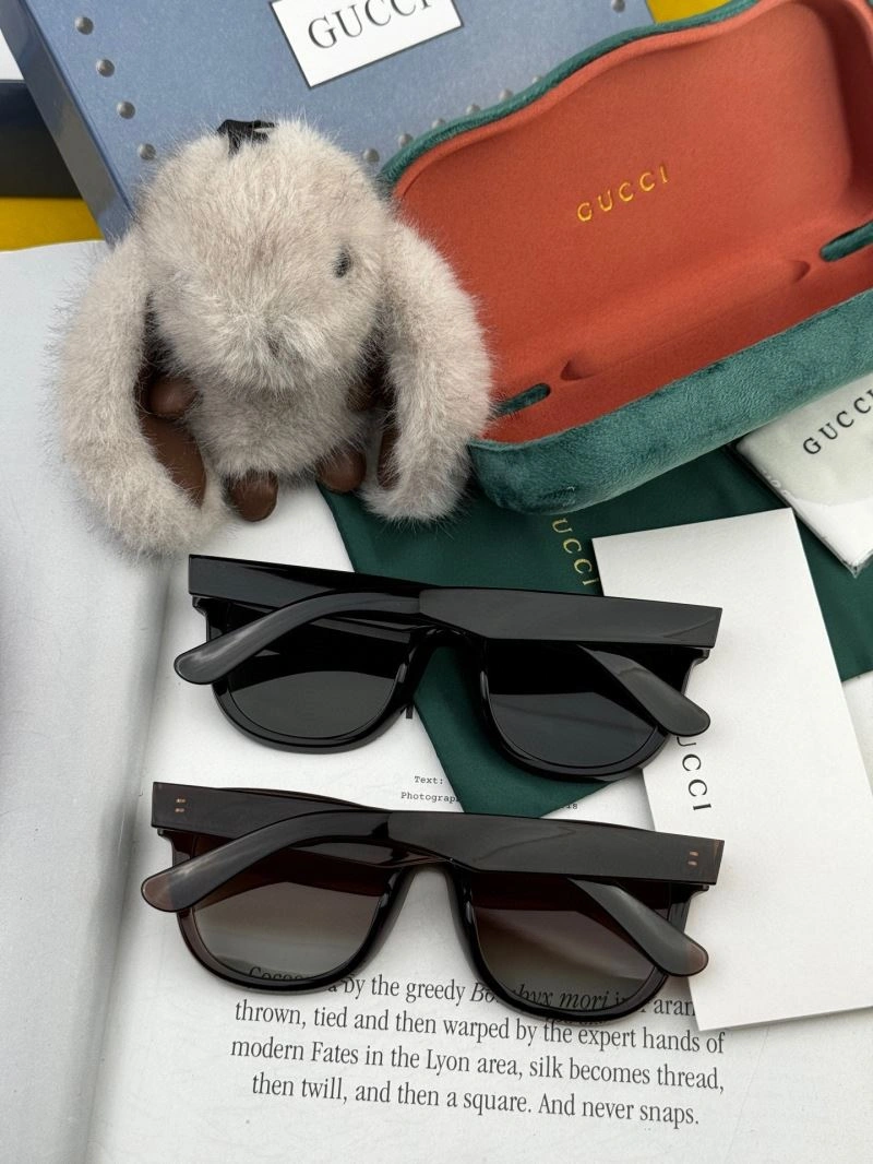 Gucci Sunglasses Snug 279898