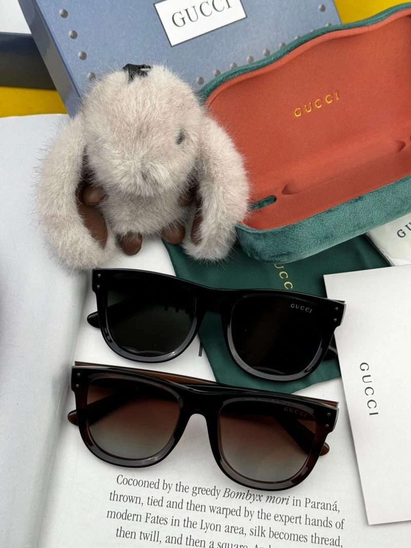 Gucci Sunglasses Snug 279898