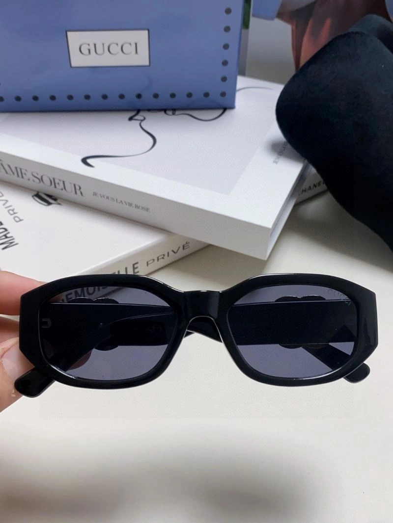 Flexible Gucci Sunglasses 279894